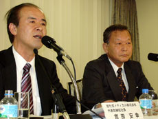 旭化成メディカルの吉田社長（左）とクラレメディカルの堀井社長