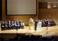 年会前日には総会と学会賞授賞式が行われた
