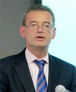 hln201006240101 ストレンガー社長