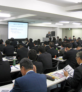kkk201009150201 専任講師陣が一貫した研修を行う体制をとっているファーマネットワークの教育研修事業