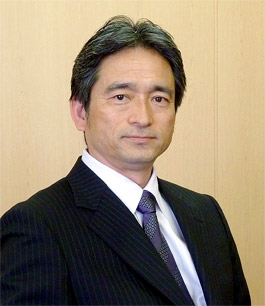 角田礼昭氏