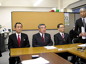 (左から)渡辺、熊倉、長福の3氏