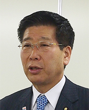 衛藤氏