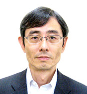 新村和哉氏