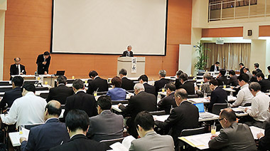 賛成多数で事業計画を承認した