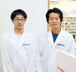 薬剤師の高草木氏(左)と柳下氏