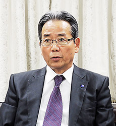 前川氏