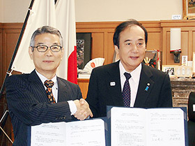上田知事(右)とウエルシアの池野氏