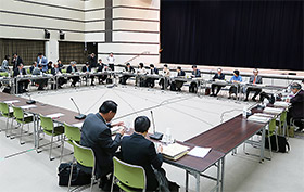 保険薬局調査結果などが議論された中医協総会