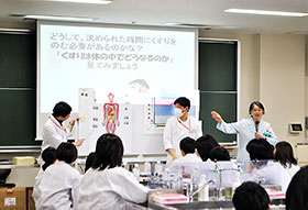 帝京大学薬学部 小学生が体験を通して正しい薬の使い方学ぶ 親子でわくわくお薬教室18 薬事日報ウェブサイト