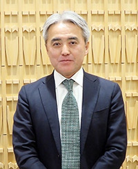 岩崎真人氏