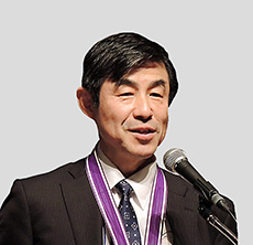 高倉喜信氏