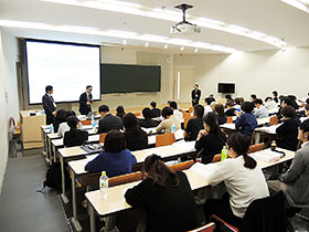 全国から多くの薬剤師が参加した