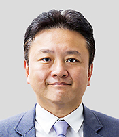 澤井健造氏