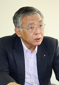 山本信夫氏