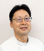 まつもと薬局の松本健春氏。「チェーン薬局でなくとも、地方都市の薬局が地域貢献できることを伝えたい」と意気込む