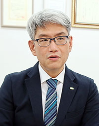 狭間研至氏