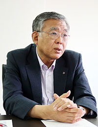 山本信夫氏