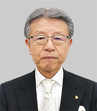 村松章伊氏