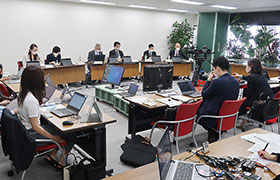 臨床研究法見直しで中間案