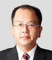 吉岡貴司氏