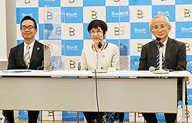 委員長の澤田氏(中央)、副委員長の諸冨氏(左)、坂田氏(右)