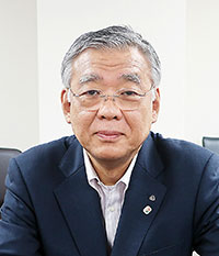 山本信夫氏