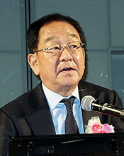 岡田氏