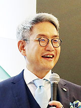 狹間研至氏