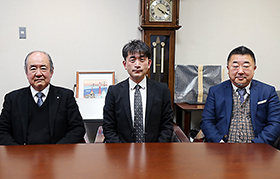 左から兵庫県薬の笠井氏、畑氏、吉田氏