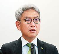 狹間氏