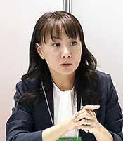 米原氏