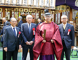 左から3人目が別所宮司