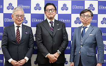 左から田尻氏、岩月氏、安部氏