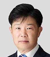 内田氏