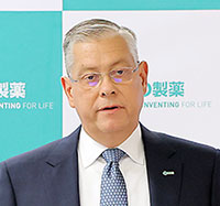 タトル氏