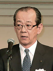 川俣氏