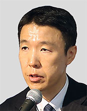 植田康敬氏
