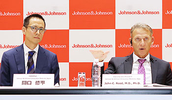 關口氏(左)とリード氏