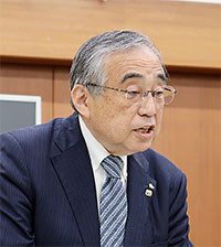 乾英夫氏