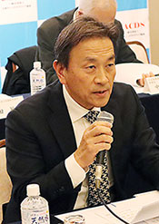 塚本氏