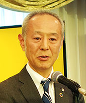 あいさつする森下氏