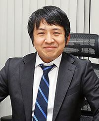 川口氏