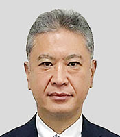 碓井氏