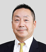 山崎氏