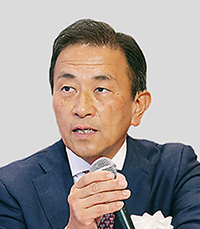 塚本氏