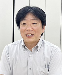 安川氏