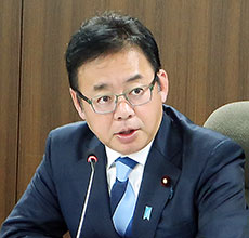 上野厚労相