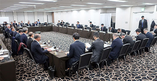 革新的医薬品・医療機器・再生医療等製品創出のための官民対話