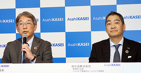 左から工藤社長、四ノ宮専務